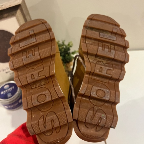 Sorel Boots - Picture 4 of 5